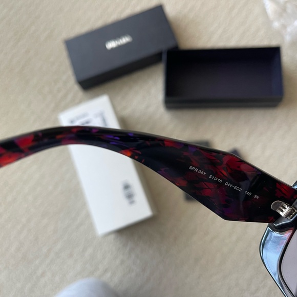 LIKE NEW PRADA sunglasses - Picture 10 of 11
